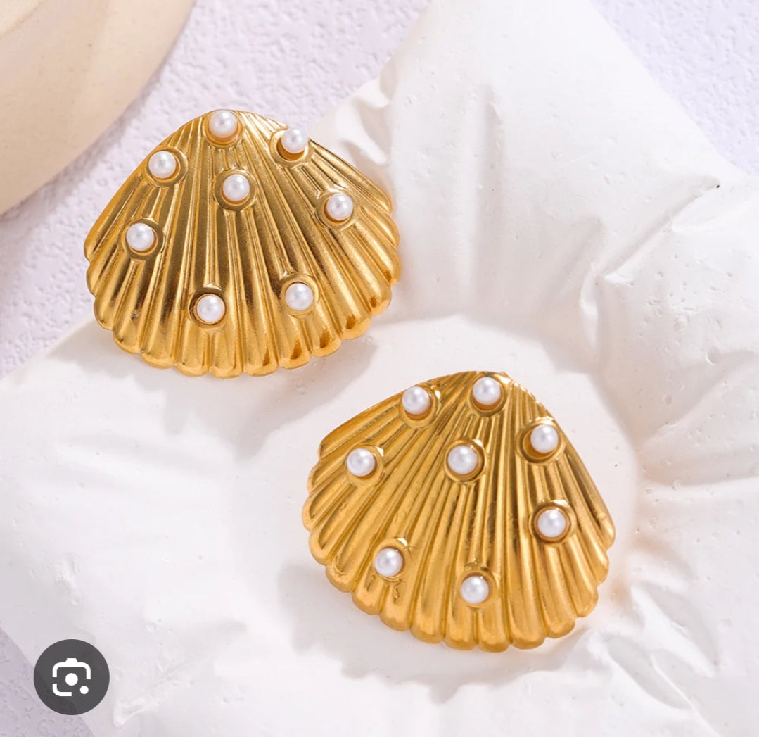Seashell Glow Studs